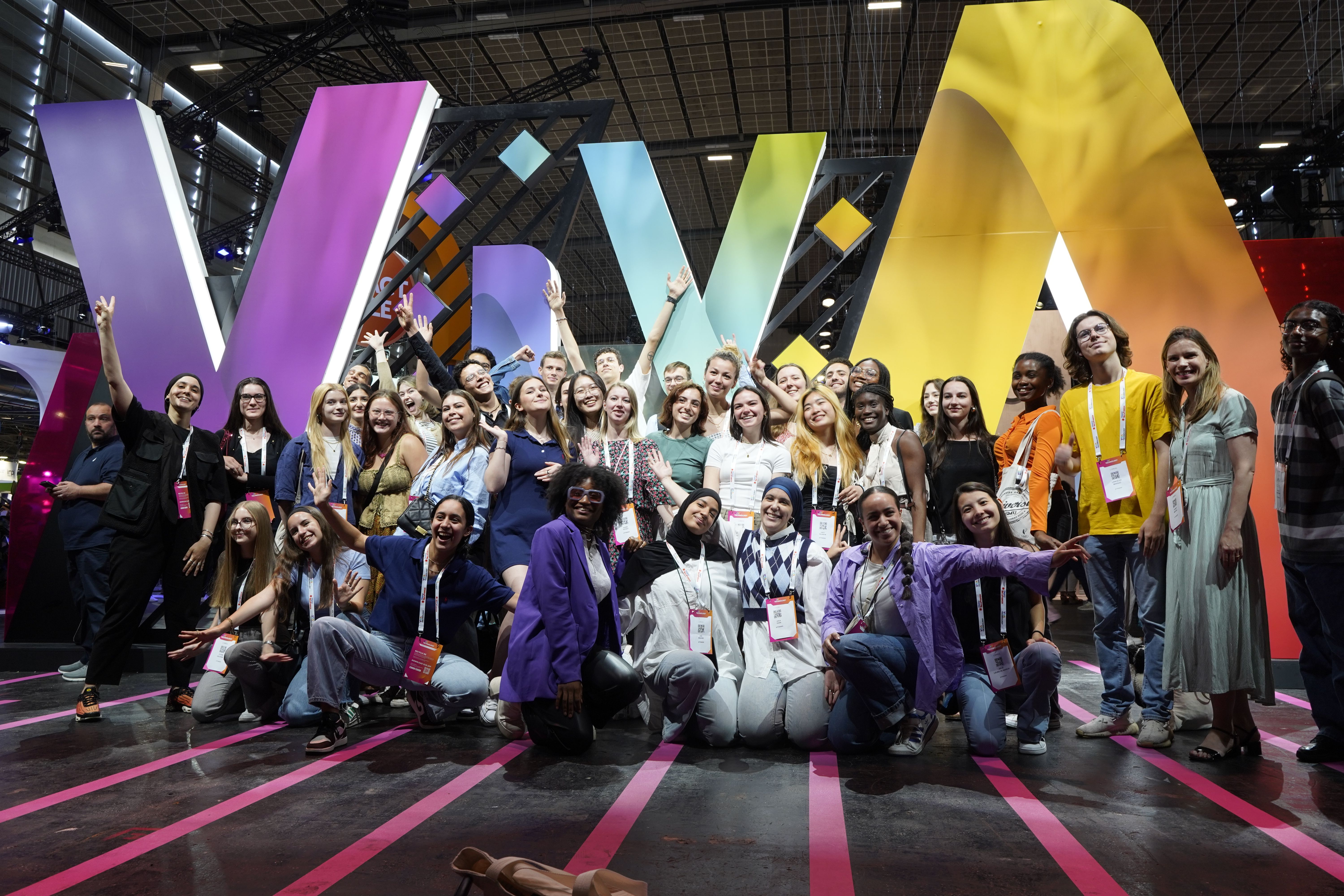 25,000 Students Invited